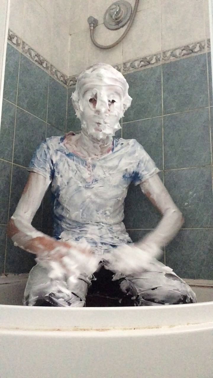 shaving-foam-mess_main.jpg
